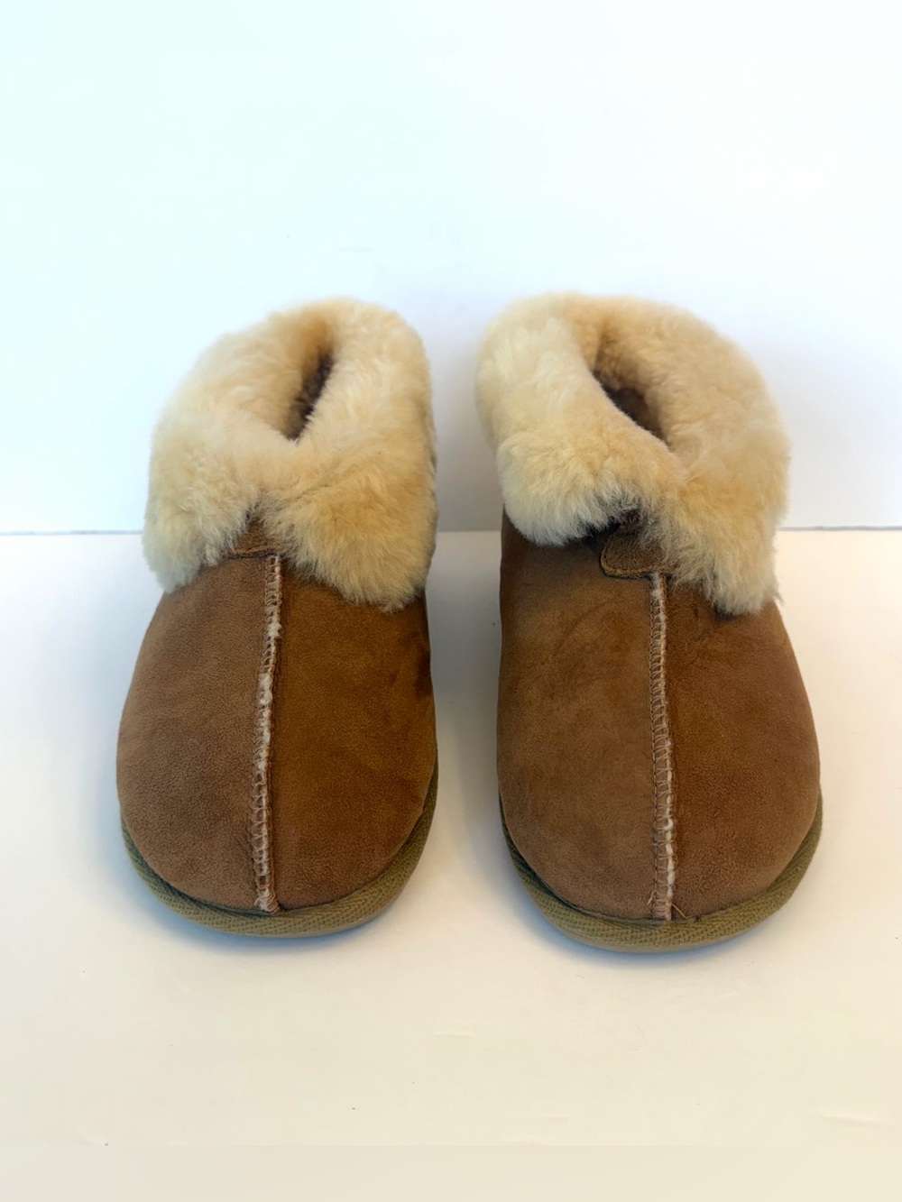 Acorn Oh Ewe shearling bootie slippers in Walnut, size 8 - Picture 2 of 9
